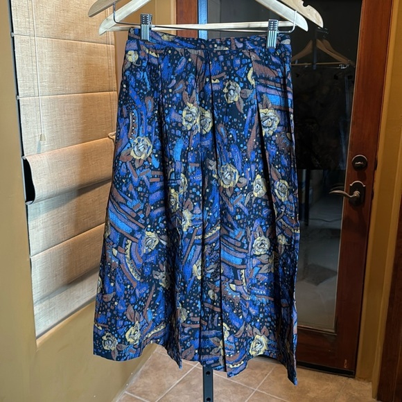 Vintage Tica Floral Midi Skirt Size 6 but fits Size 2 better - Picture 1 of 9